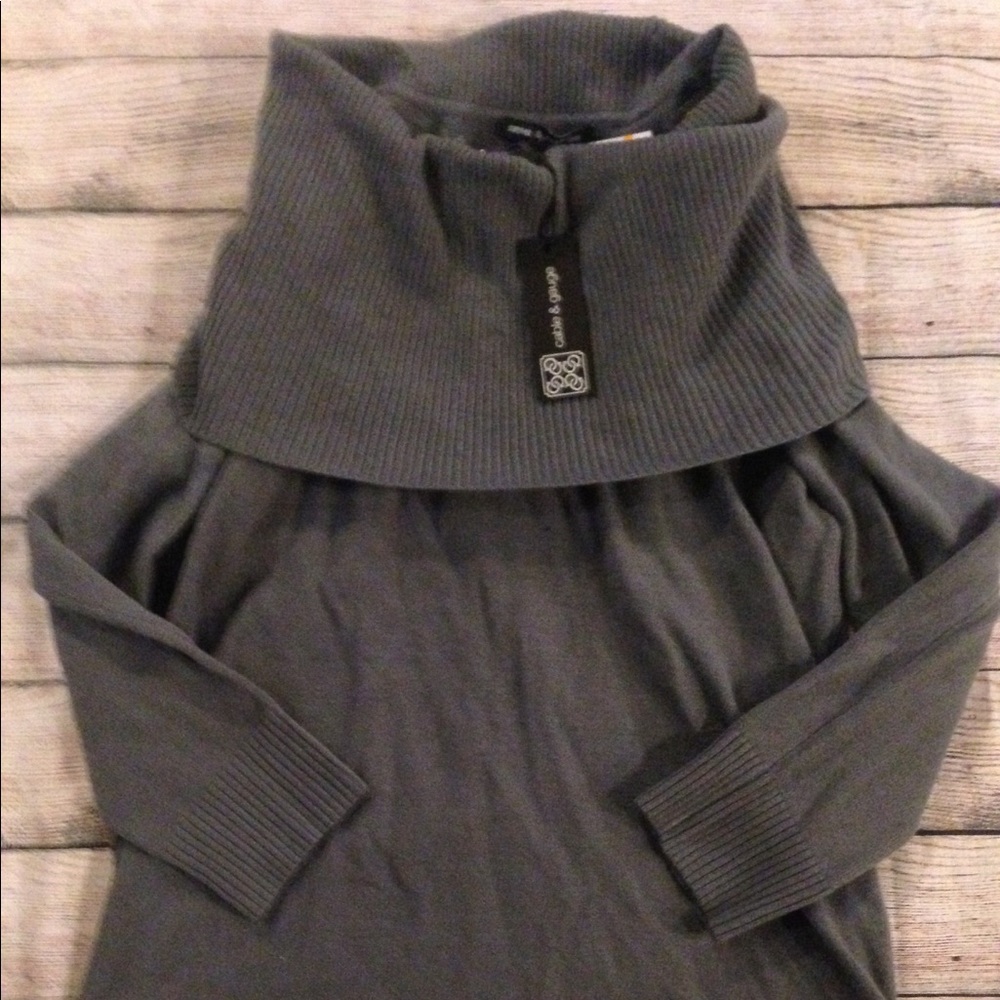 NWT pretty gray sweater size small